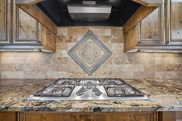 2808 Lapierre Canyon Dr., Kennewick, WA 99338