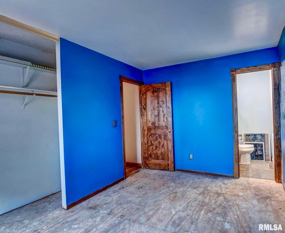 709 E Heights Avenue, Taylorville, IL 62568