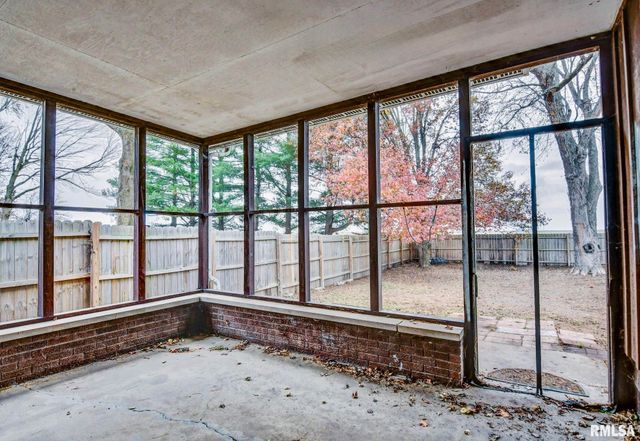 709 E Heights Avenue, Taylorville, IL 62568