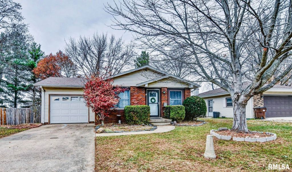 709 E Heights Avenue, Taylorville, IL 62568