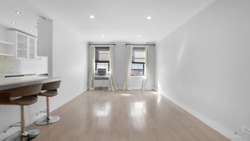 66-15 Wetherole St E4, Rego Park, NY 11374 — photo 2