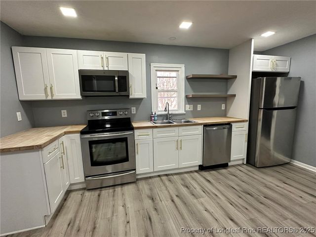 413 Country Club Drive, Fayetteville, NC 28301