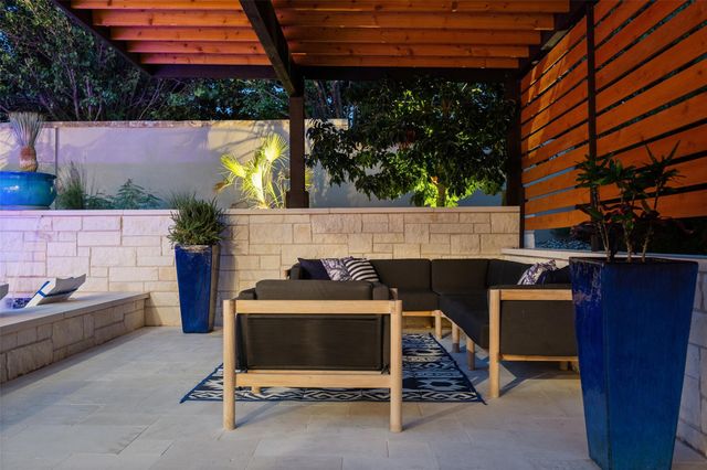 107 Bisset CT, Austin, TX 78738