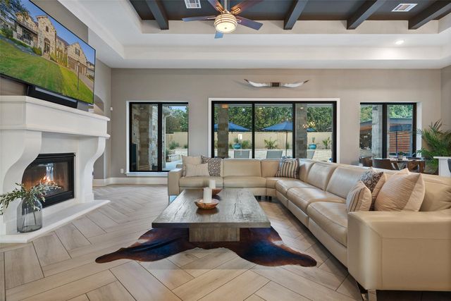 107 Bisset CT, Austin, TX 78738