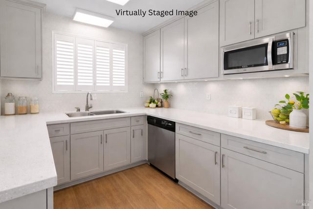 1104 Birch Dr, Petaluma, CA 94952