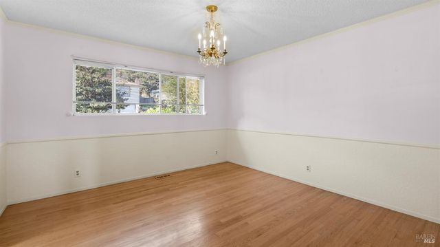 1104 Birch Dr, Petaluma, CA 94952