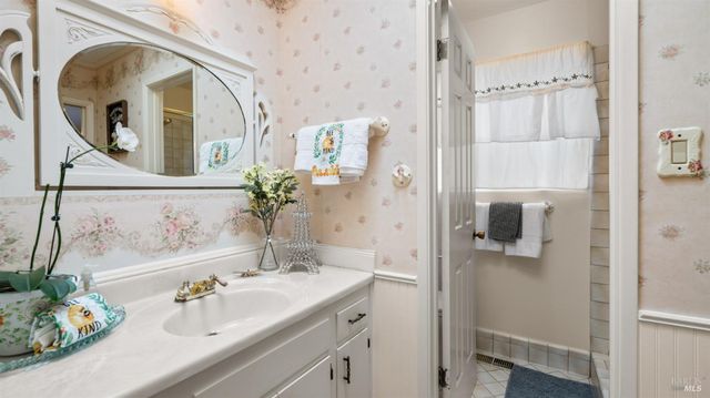 1104 Birch Dr, Petaluma, CA 94952