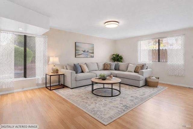 1104 Birch Dr, Petaluma, CA 94952