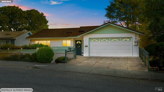 1104 Birch Dr, Petaluma, CA 94952