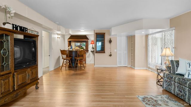 1104 Birch Dr, Petaluma, CA 94952