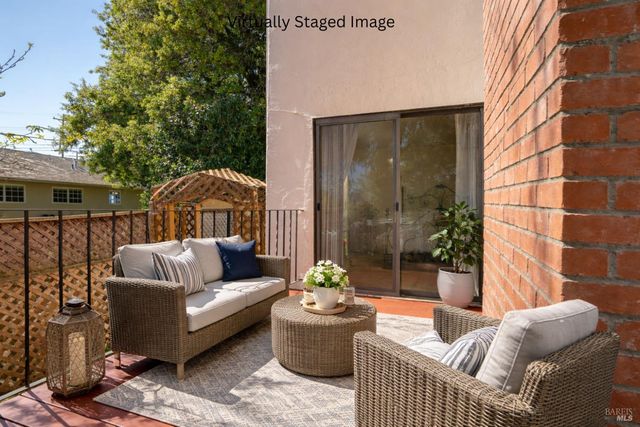 1104 Birch Dr, Petaluma, CA 94952