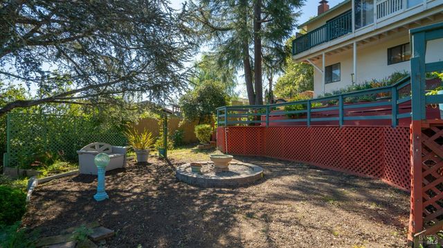 1104 Birch Dr, Petaluma, CA 94952
