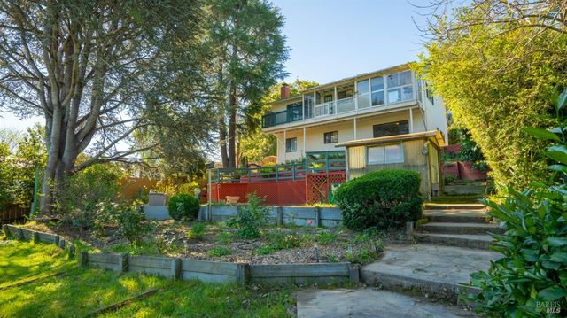1104 Birch Dr, Petaluma, CA 94952