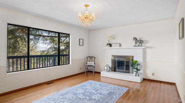 1104 Birch Dr, Petaluma, CA 94952