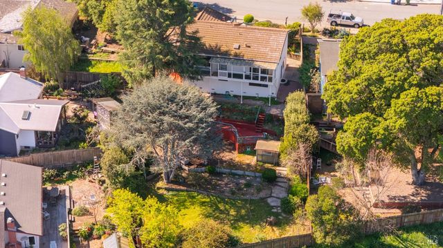 1104 Birch Dr, Petaluma, CA 94952