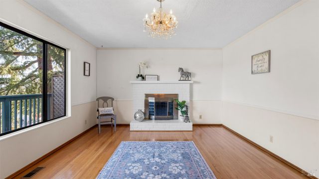 1104 Birch Dr, Petaluma, CA 94952