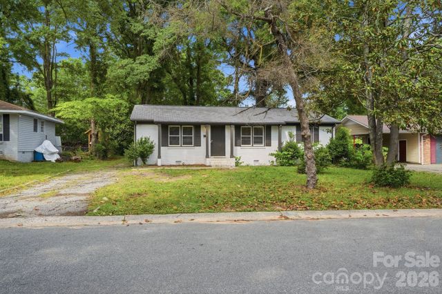 1016 Pondella Drive, Charlotte, NC 28213
