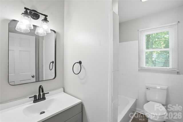 1016 Pondella Drive, Charlotte, NC 28213