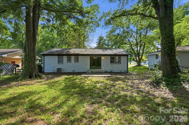 1016 Pondella Drive, Charlotte, NC 28213