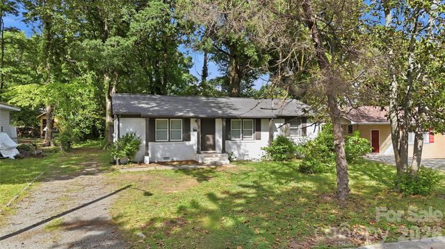 1016 Pondella Drive, Charlotte, NC 28213