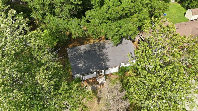 1016 Pondella Drive, Charlotte, NC 28213