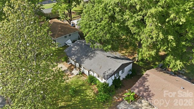 1016 Pondella Drive, Charlotte, NC 28213