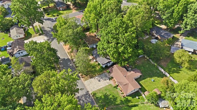 1016 Pondella Drive, Charlotte, NC 28213