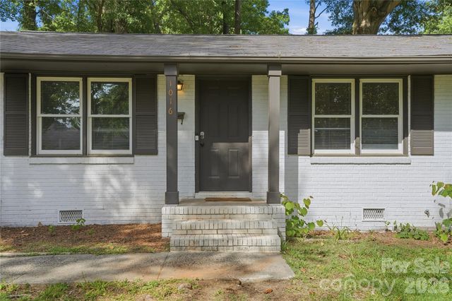 1016 Pondella Drive, Charlotte, NC 28213