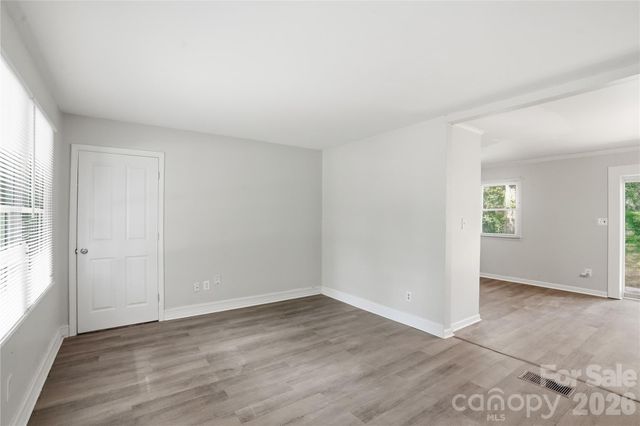 1016 Pondella Drive, Charlotte, NC 28213