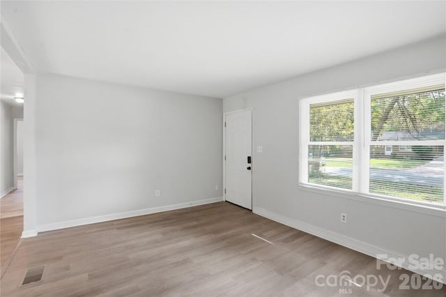 1016 Pondella Drive, Charlotte, NC 28213