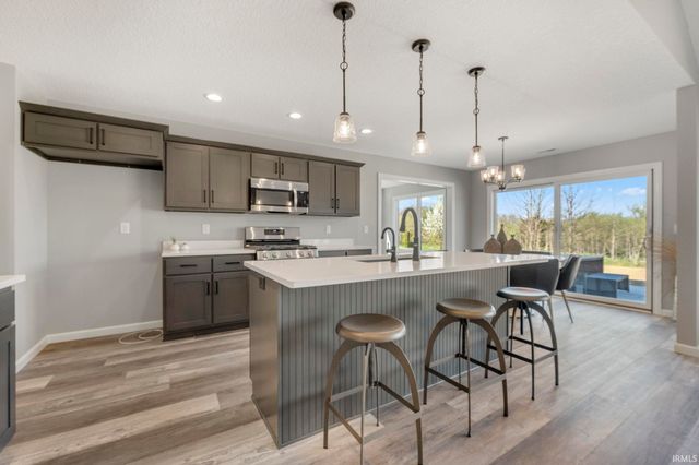 5165 Greyson Heights Drive, Auburn, IN 46706