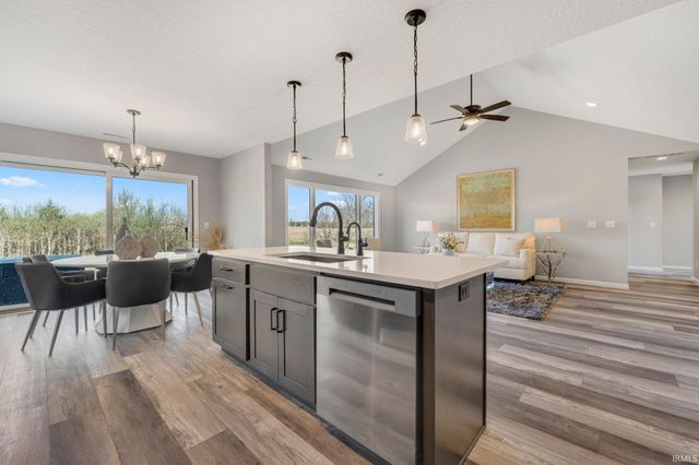 5165 Greyson Heights Drive, Auburn, IN 46706