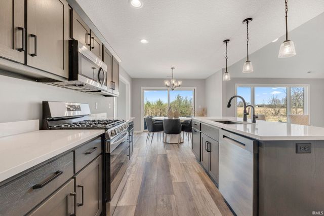 5165 Greyson Heights Drive, Auburn, IN 46706