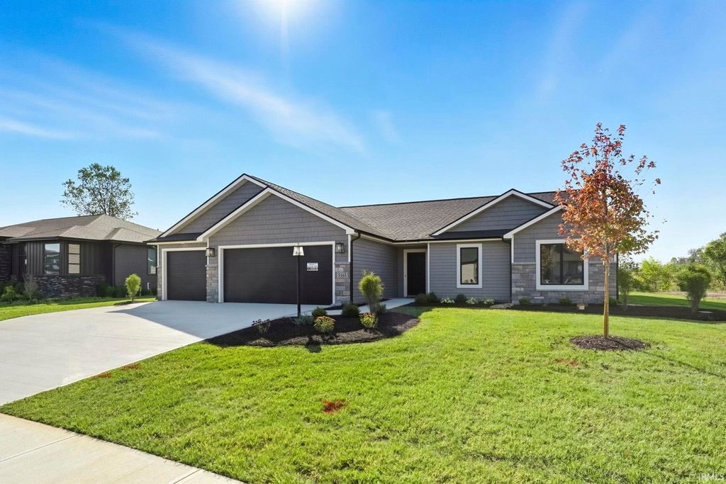 5165 Greyson Heights Drive, Auburn, IN 46706
