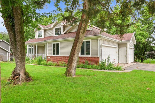 1903 Meadowrose Boulevard, Saint Cloud, MN 56301