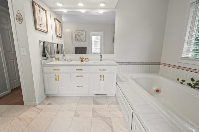 1903 Meadowrose Boulevard, Saint Cloud, MN 56301