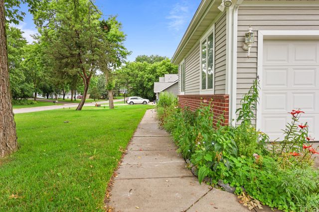 1903 Meadowrose Boulevard, Saint Cloud, MN 56301