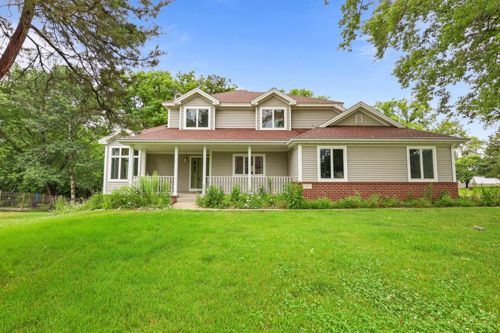 1903 Meadowrose Boulevard, Saint Cloud, MN 56301