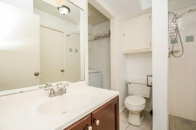 1116 Murrayhill Drive 8, Houston, TX 77043