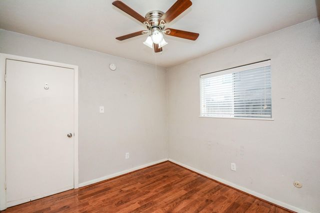 1116 Murrayhill Drive 8, Houston, TX 77043