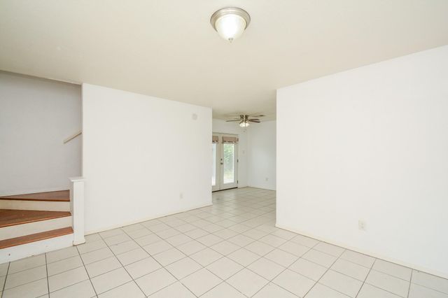 1116 Murrayhill Drive 8, Houston, TX 77043