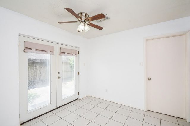 1116 Murrayhill Drive 8, Houston, TX 77043