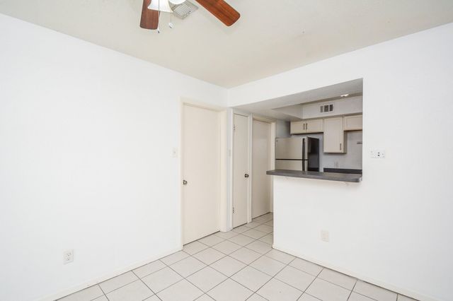 1116 Murrayhill Drive 8, Houston, TX 77043