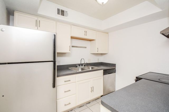 1116 Murrayhill Drive 8, Houston, TX 77043