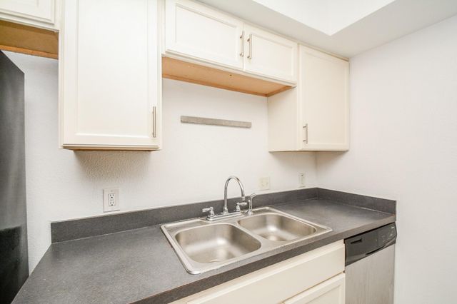 1116 Murrayhill Drive 8, Houston, TX 77043