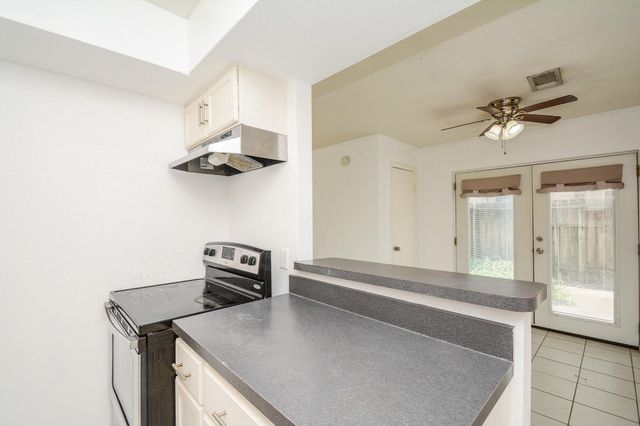 1116 Murrayhill Drive 8, Houston, TX 77043