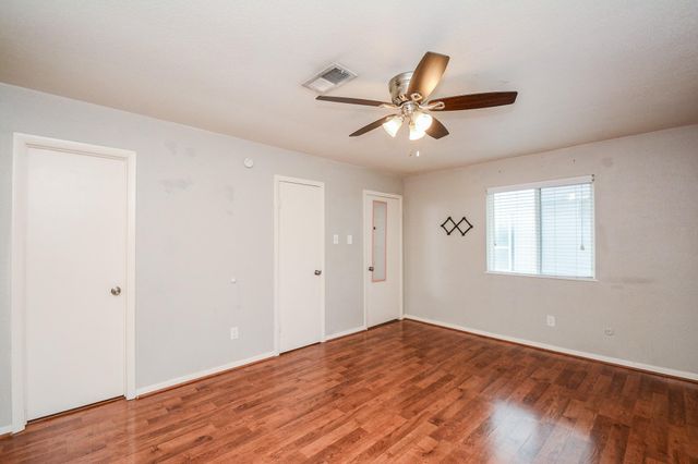 1116 Murrayhill Drive 8, Houston, TX 77043