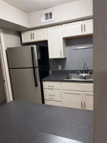1116 Murrayhill Drive 8, Houston, TX 77043