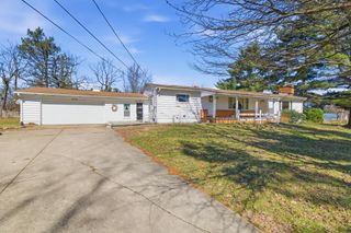 3670 Pearl St, Ontario, OH 44903