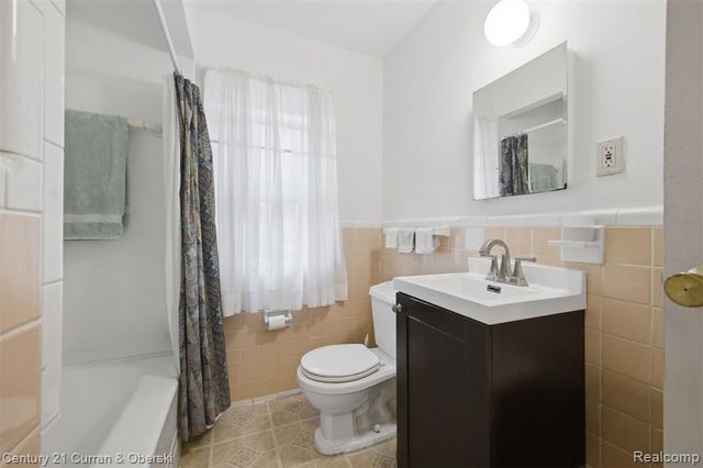 9864 Quandt Avenue, Allen Park, MI 48101